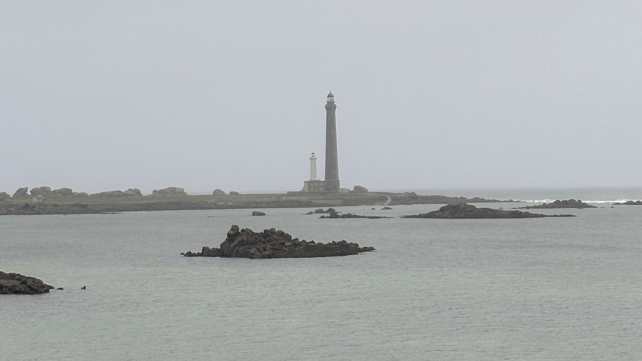 À contre-chant, un phare.<br> Variations autour d’un paysage sonore